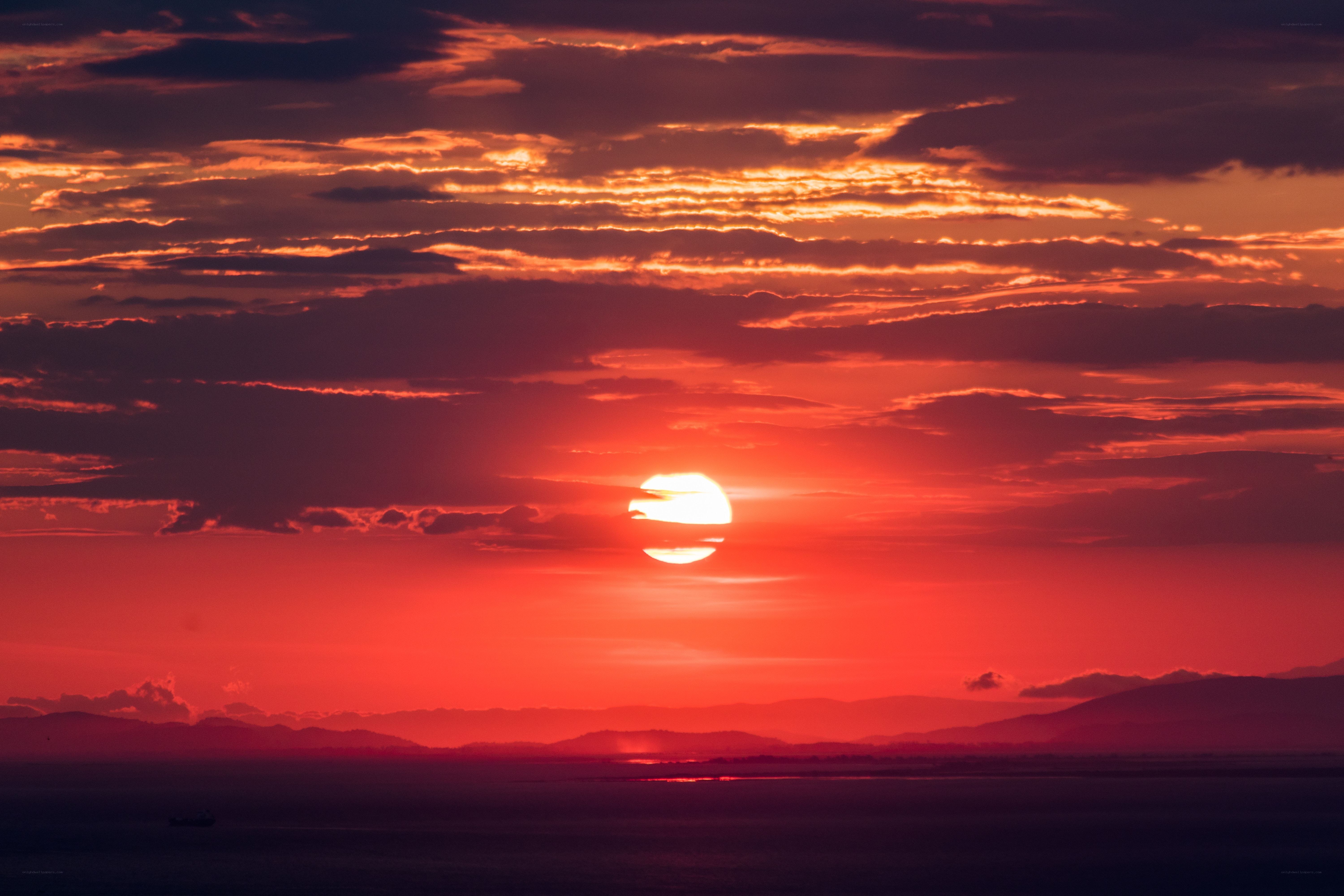 Vibrant sunset over the sea