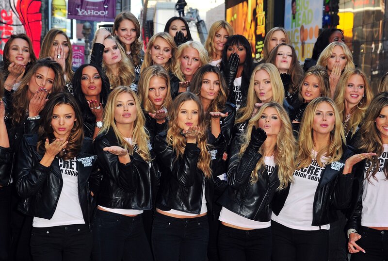 Victoria's Secret Angels group photo