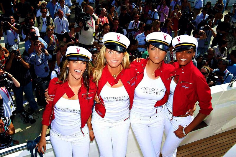 Victoria's Secret Models — Red