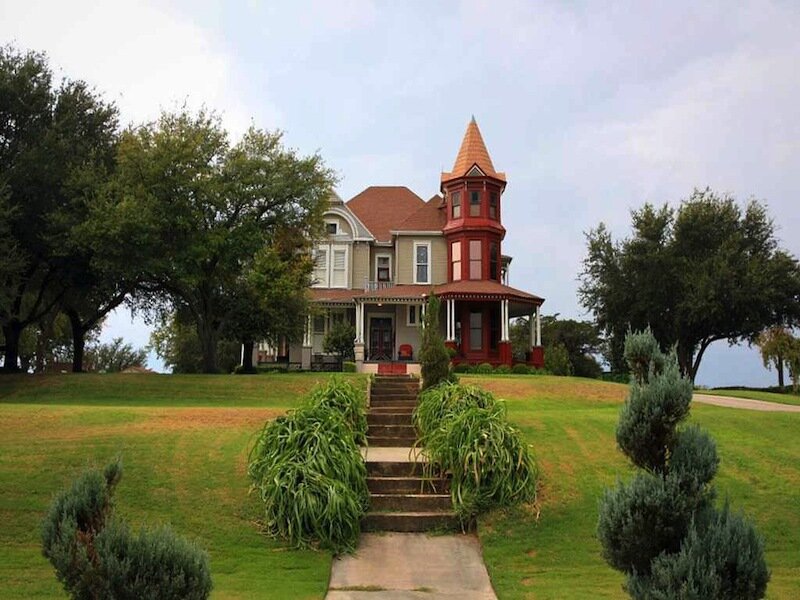 Victorian House on Hill — Green