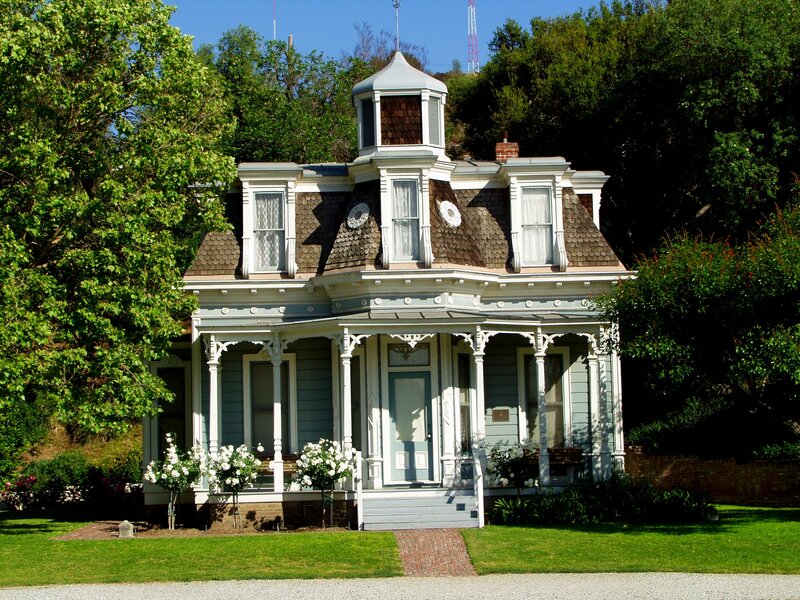 Victorian House with Porch — Green