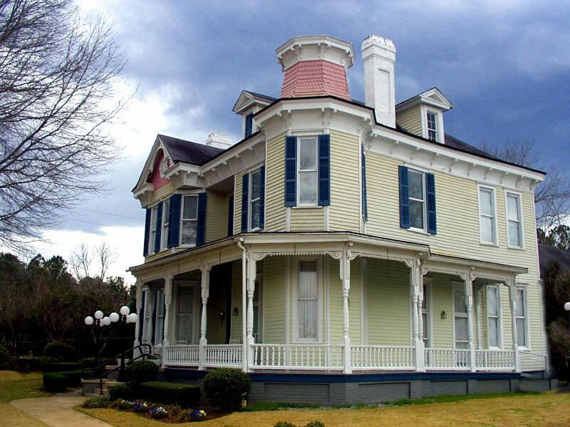 Victorian House — Yellow, Dramatic