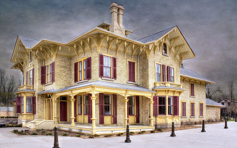 Victorian House — Yellow