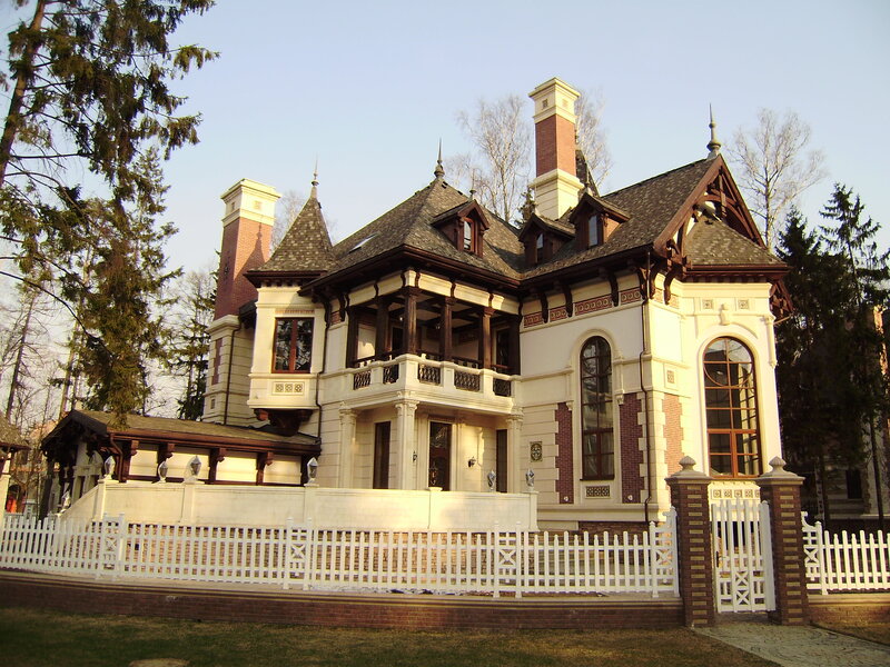 Victorian-style House — Beige