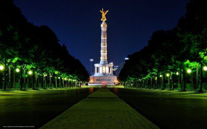 Victory Column at night