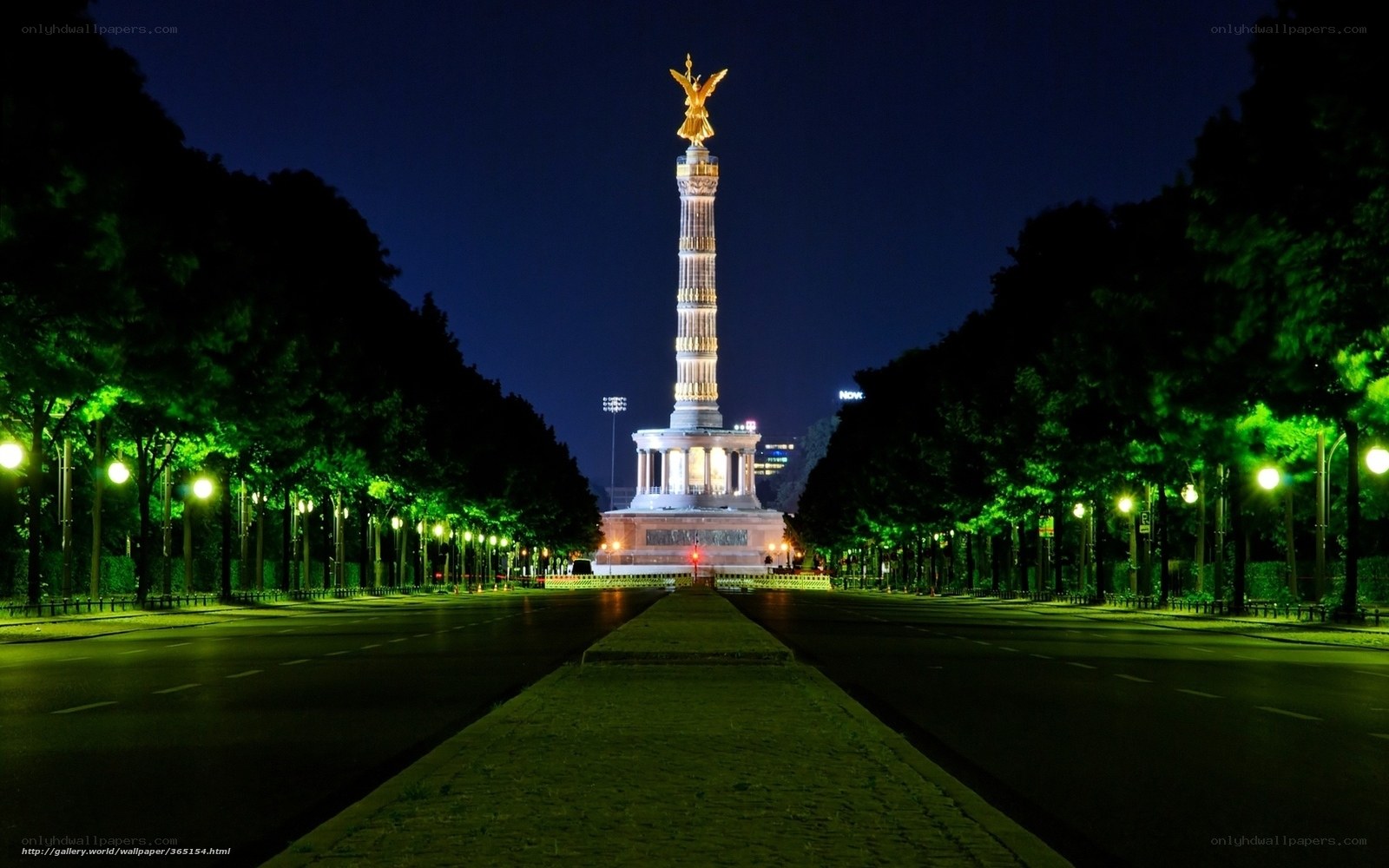 Victory Column at night