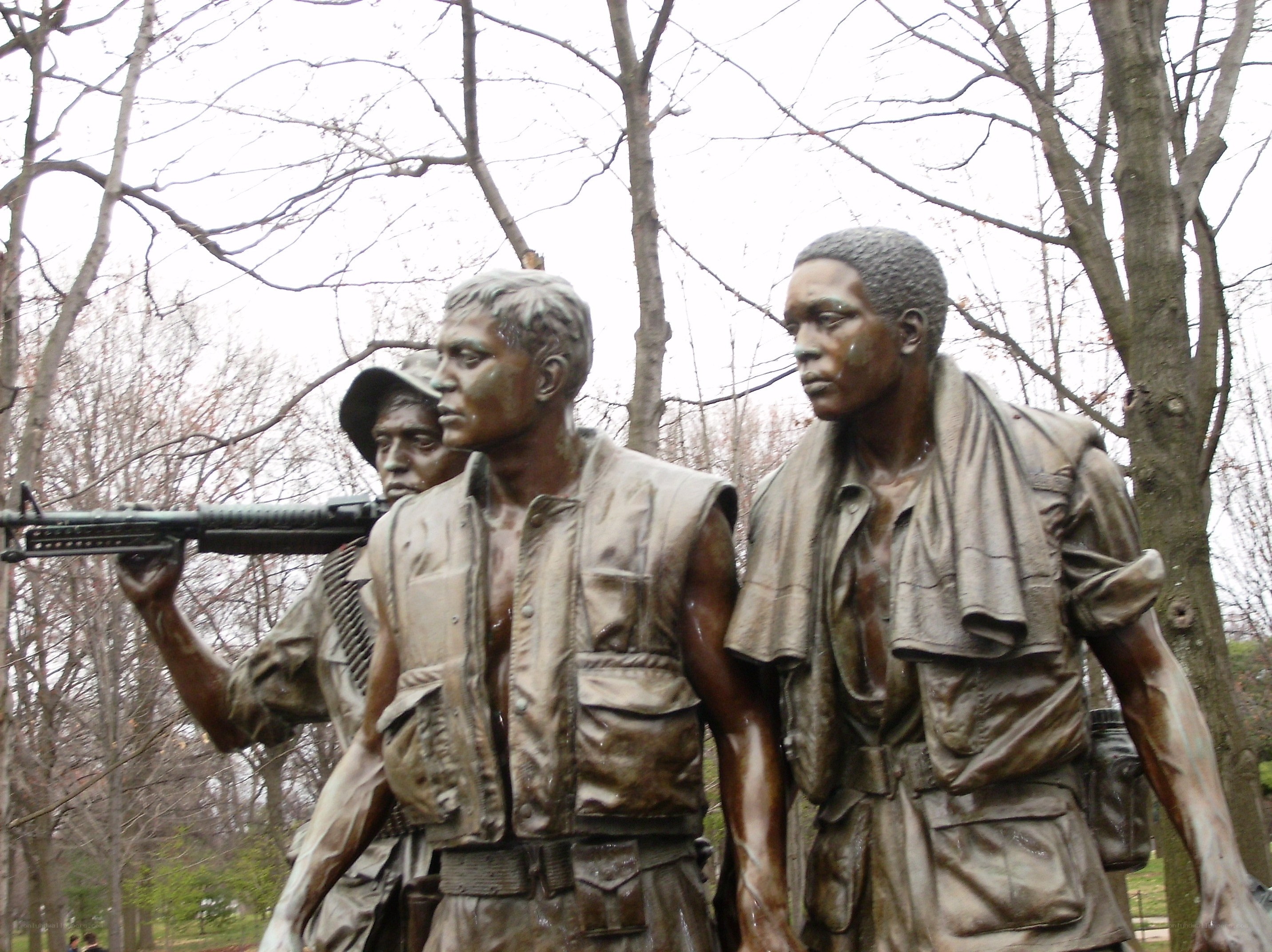 Vietnam Veterans Memorial statues