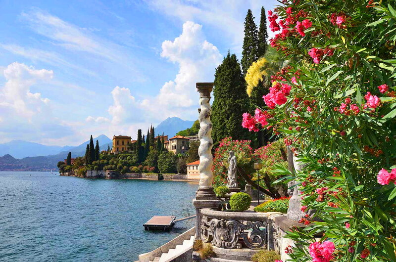 Villa on Lake Shore — Blue, Serene