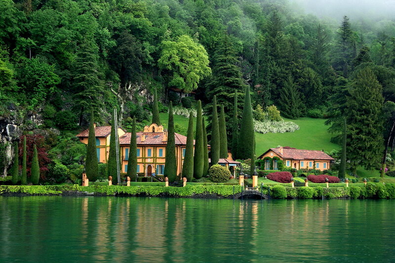 Villa on Lake Shore — Green