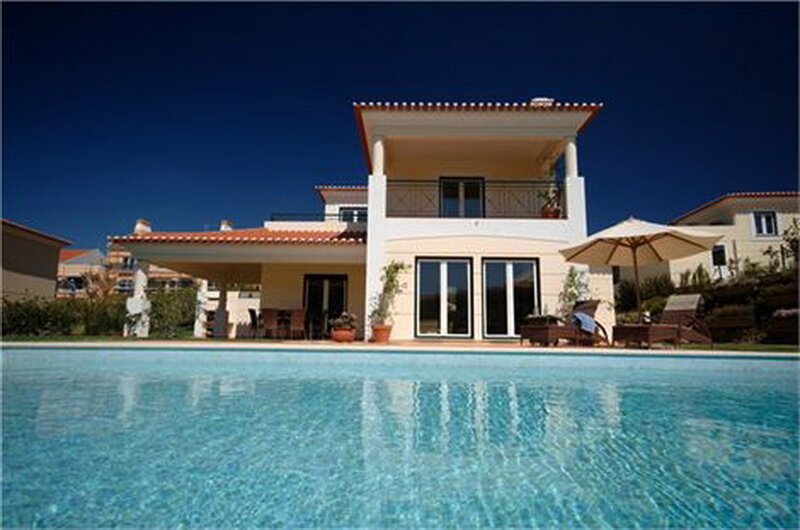 Villa with Swimming Pool