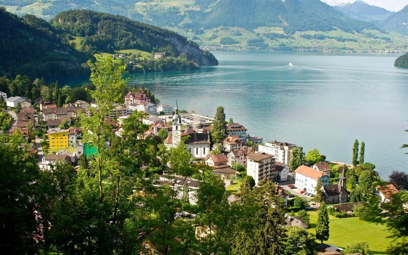 village by a lake in switzerland