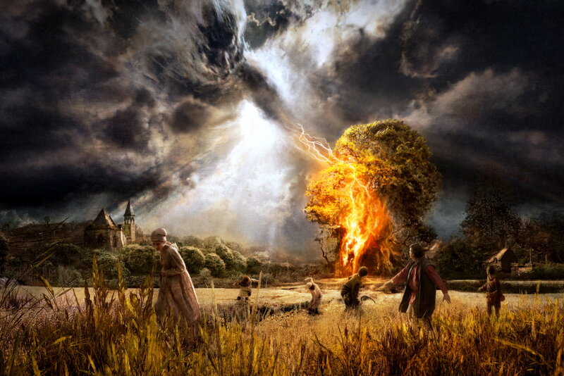 Villagers witness lightning strike
