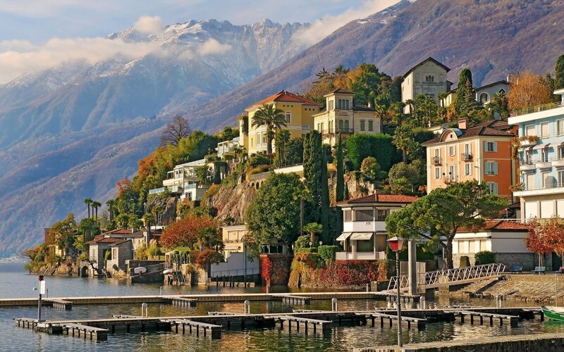 Villas on a lakeside mountain