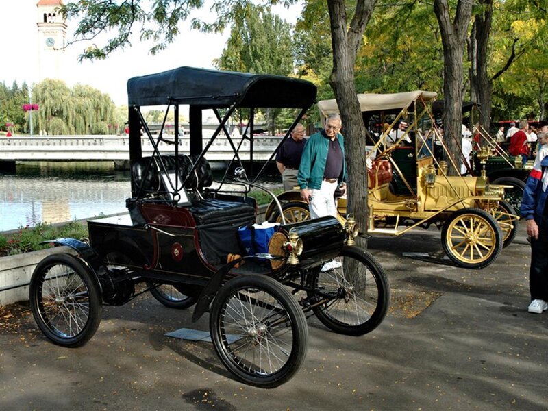 Vintage Automobiles on Display