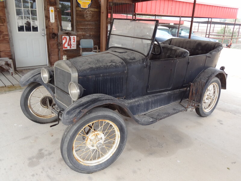 Vintage Black Car — Calm