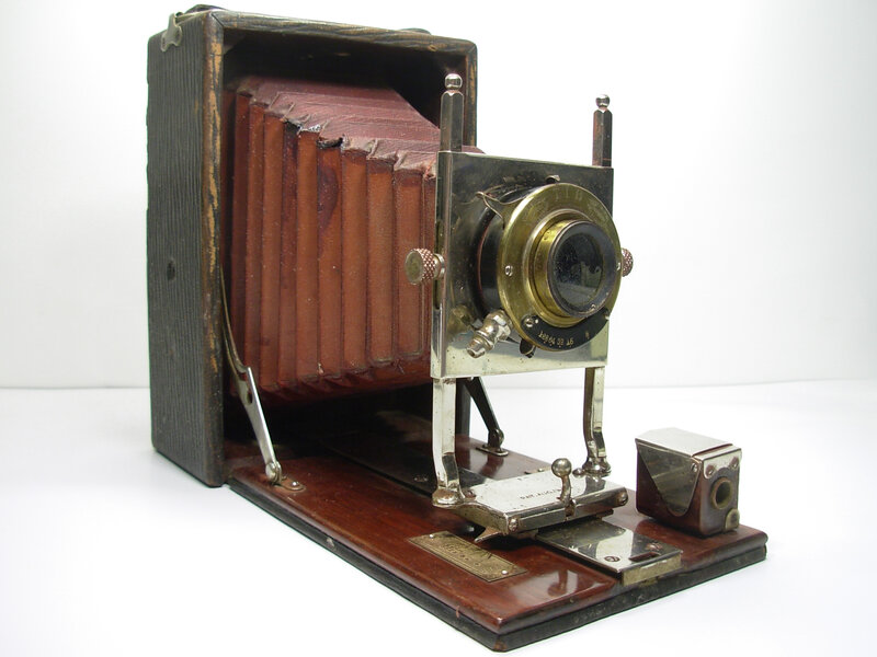 Vintage Camera — Brown, Neutral