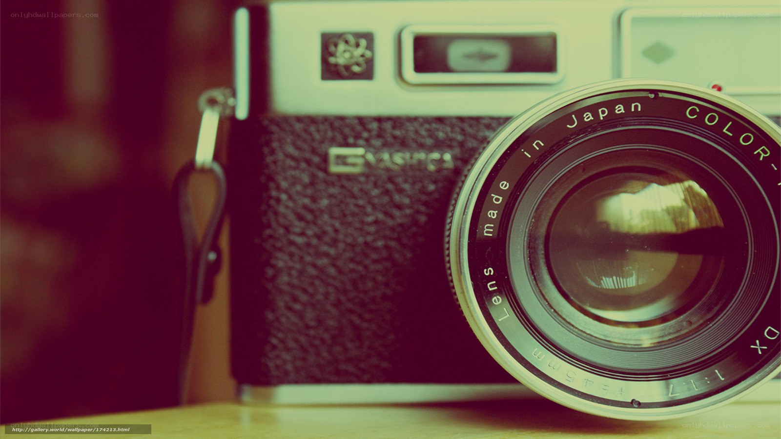 vintage camera with lens