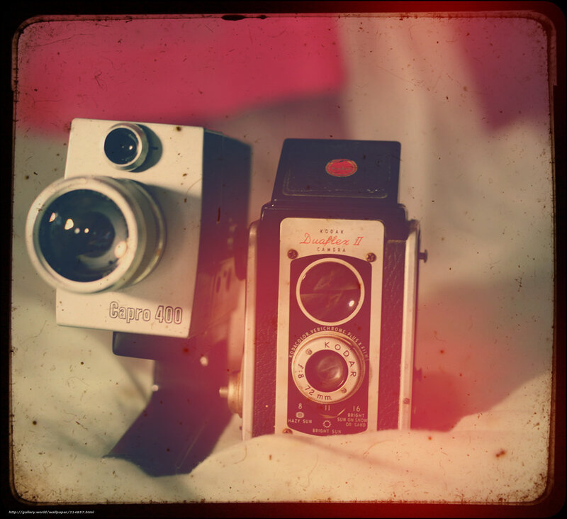 Vintage cameras Capro 400 and Duaflex II