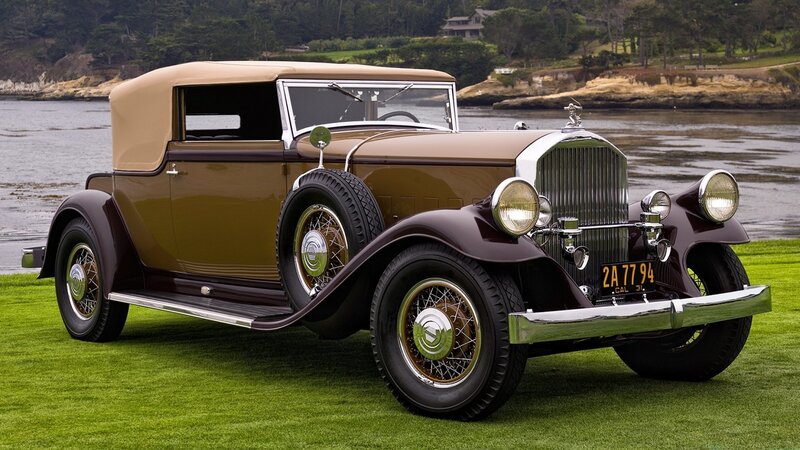 Vintage Car on Grass — Brown