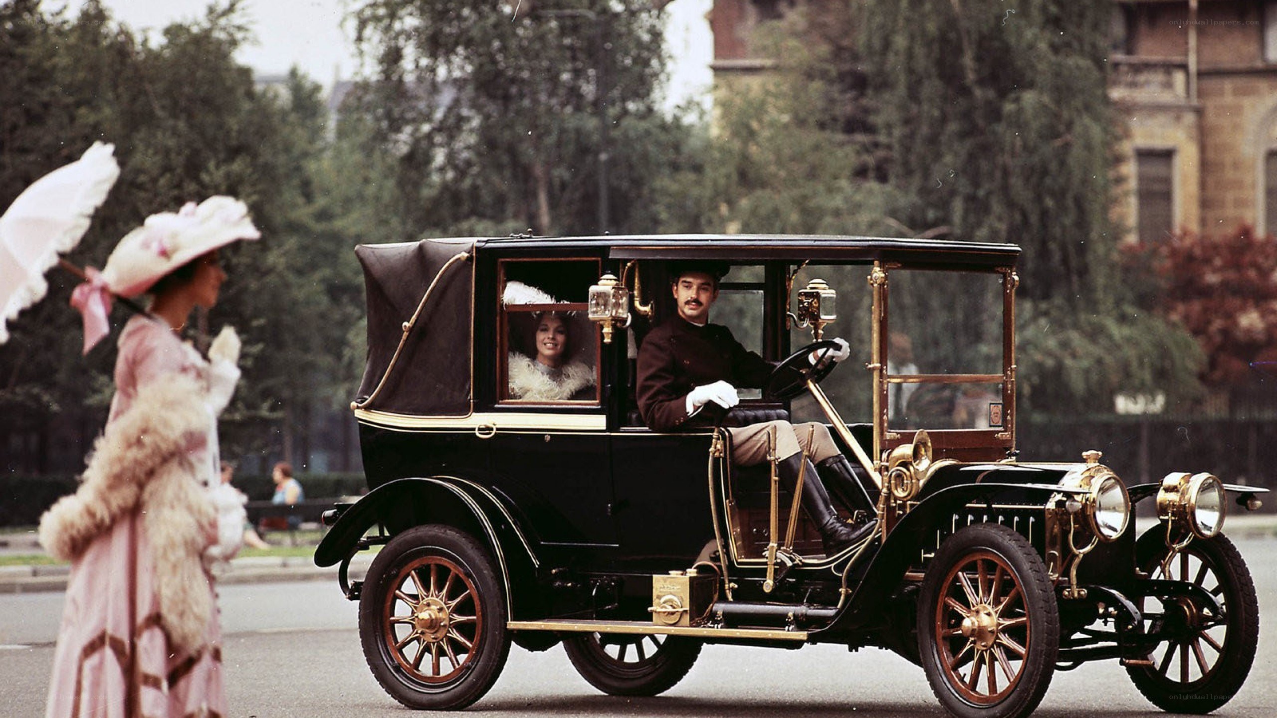 Vintage car with passengers