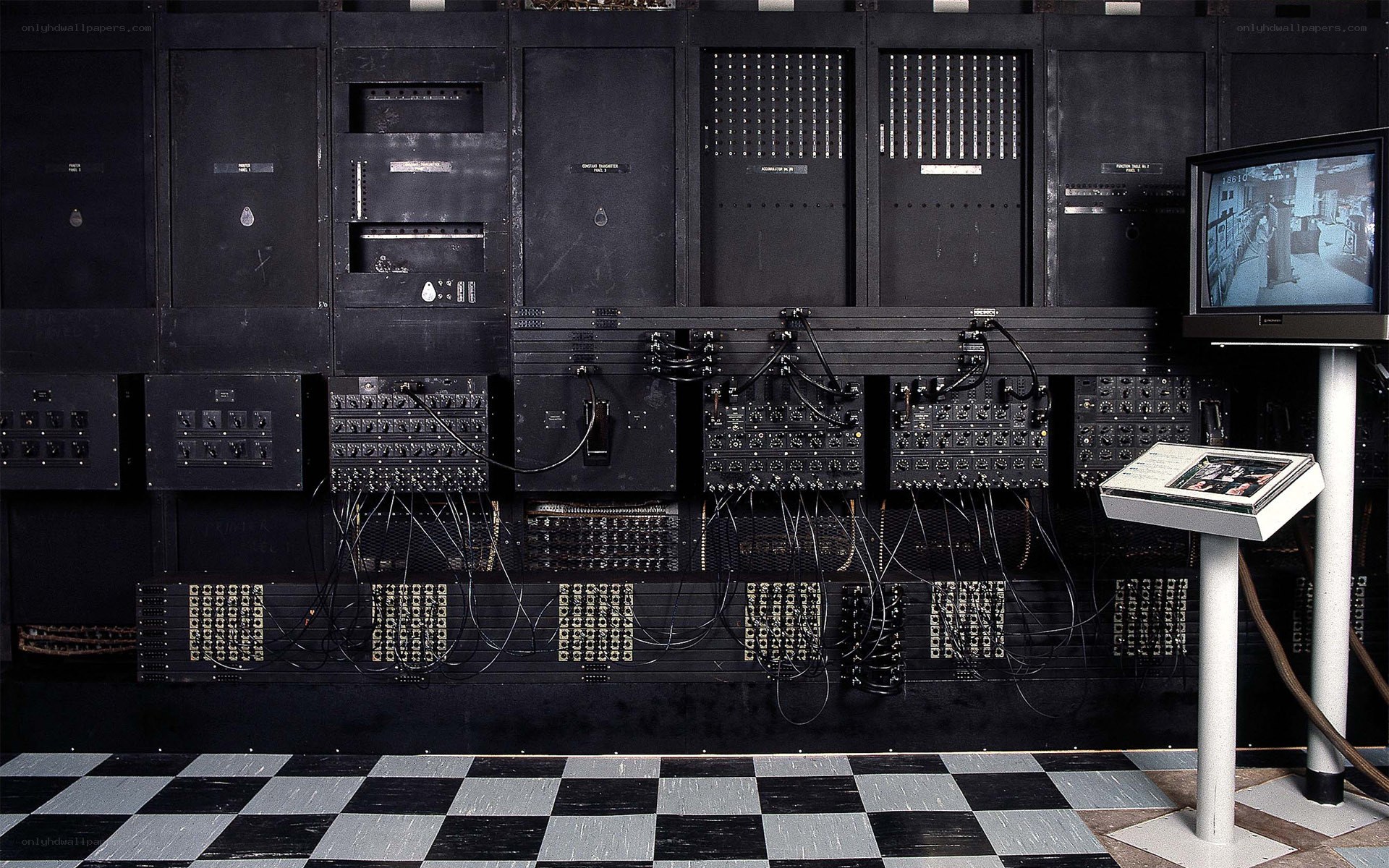 Vintage computer system display