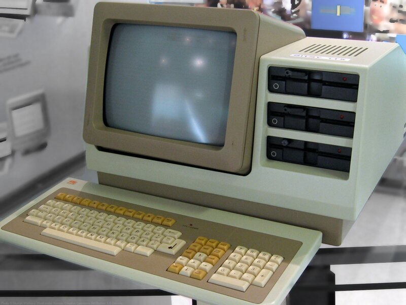 Vintage computer with floppy drives