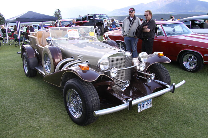 Vintage Convertible Car — Brown