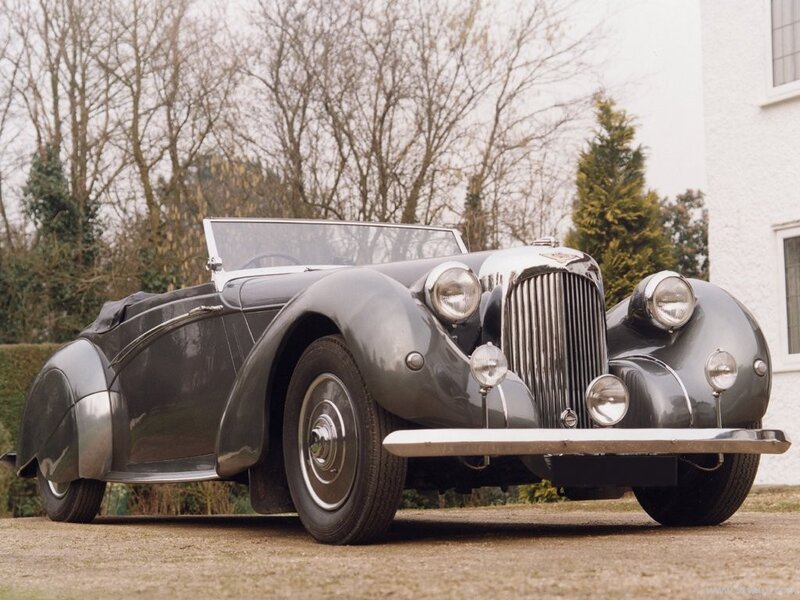 Vintage Convertible Car — Gray, Serene, Autumn