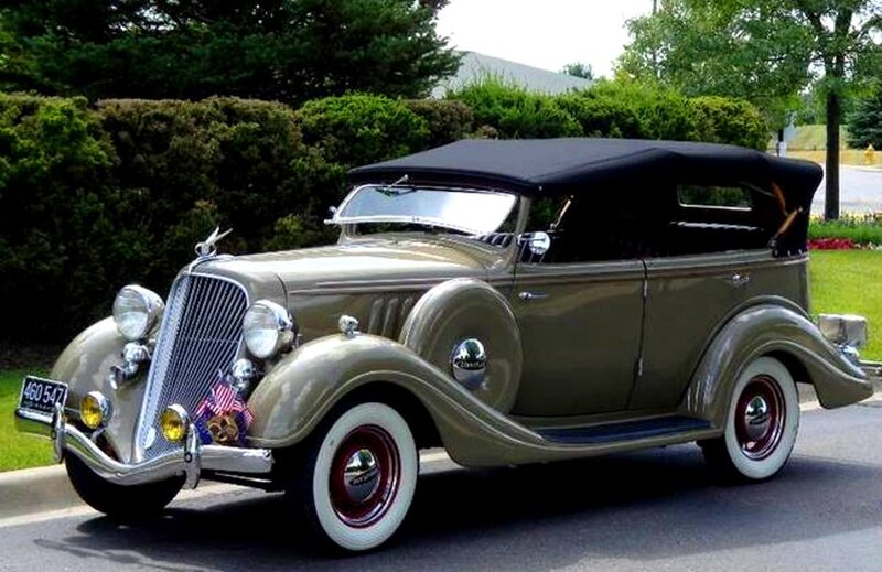 Vintage Convertible Car — Green, Calm