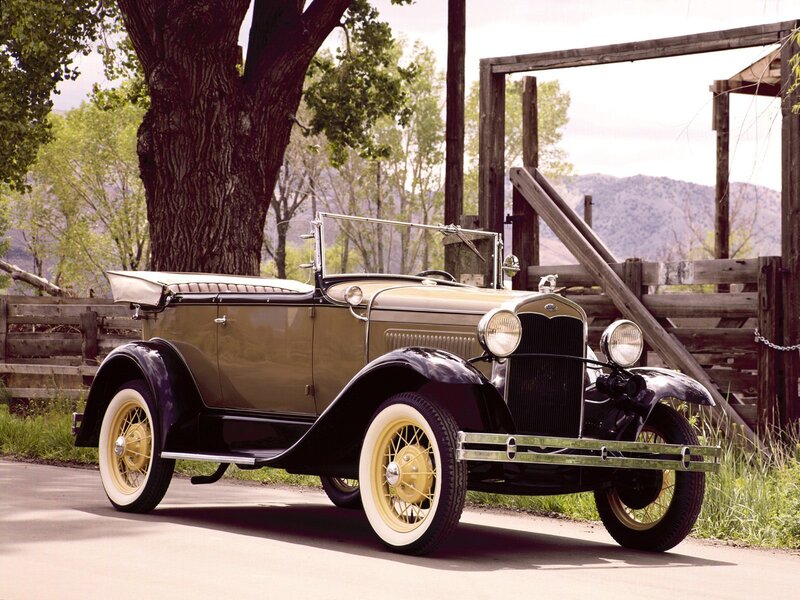 Vintage Convertible Car — Green