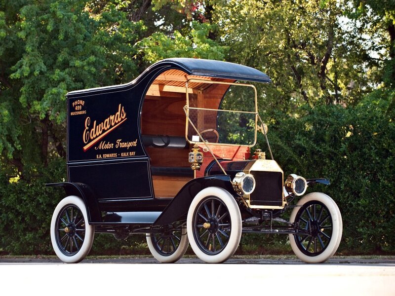 Vintage Delivery Truck — Black