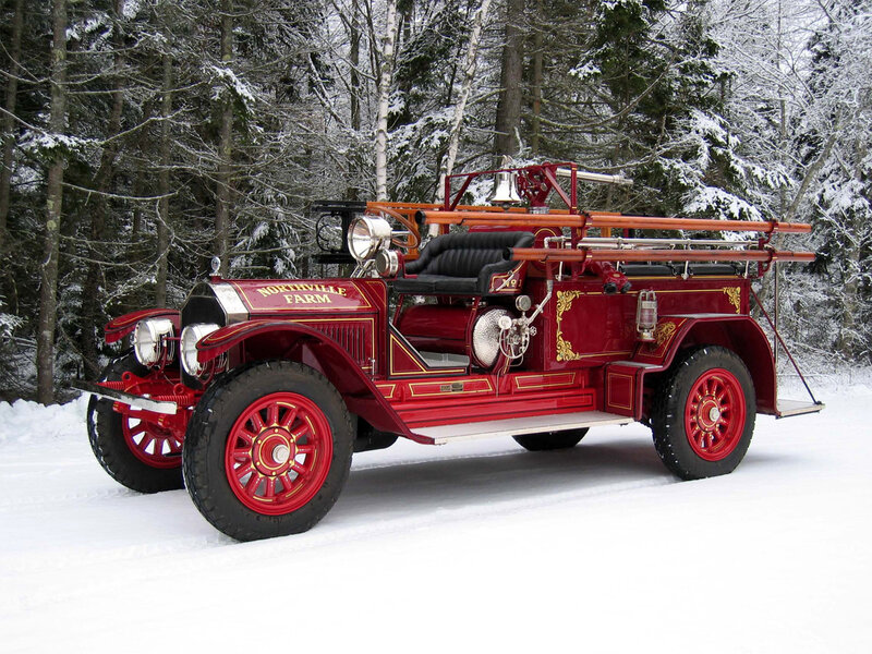 Vintage Fire Engine — Red, Serene