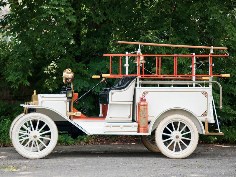 Vintage Fire Engine — White