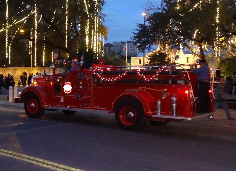 Vintage Fire Truck — Red, Festive