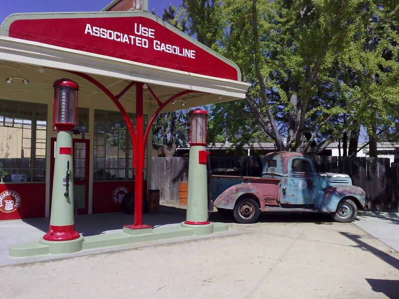Vintage Gas Station — Red