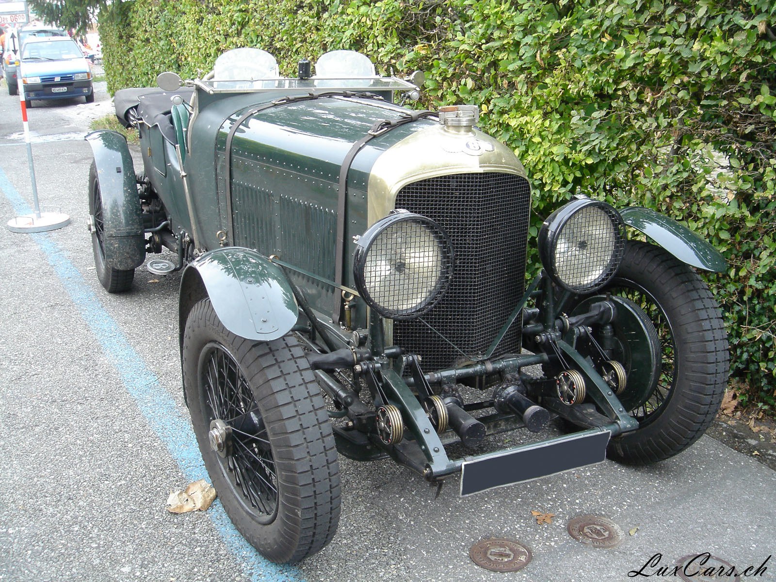 vintage green bentley car