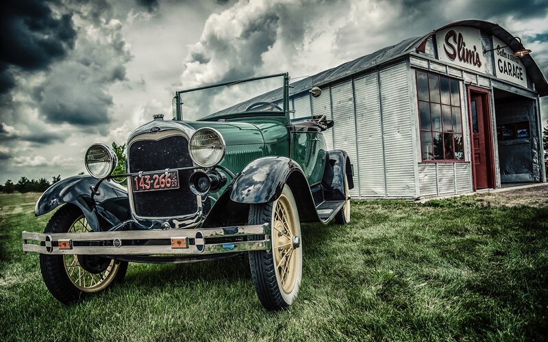 Vintage Green Car — Dramatic, Afternoon