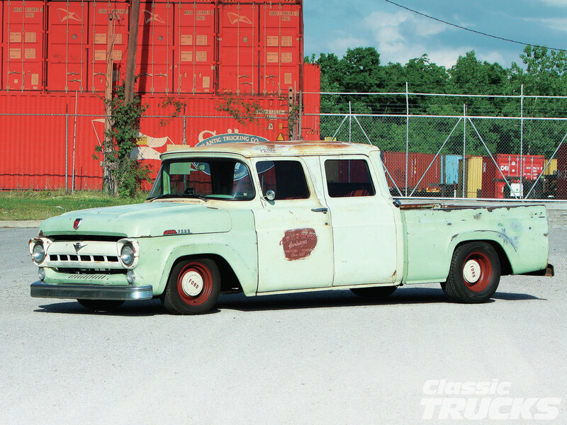 Vintage Green Pickup Truck — Industrial