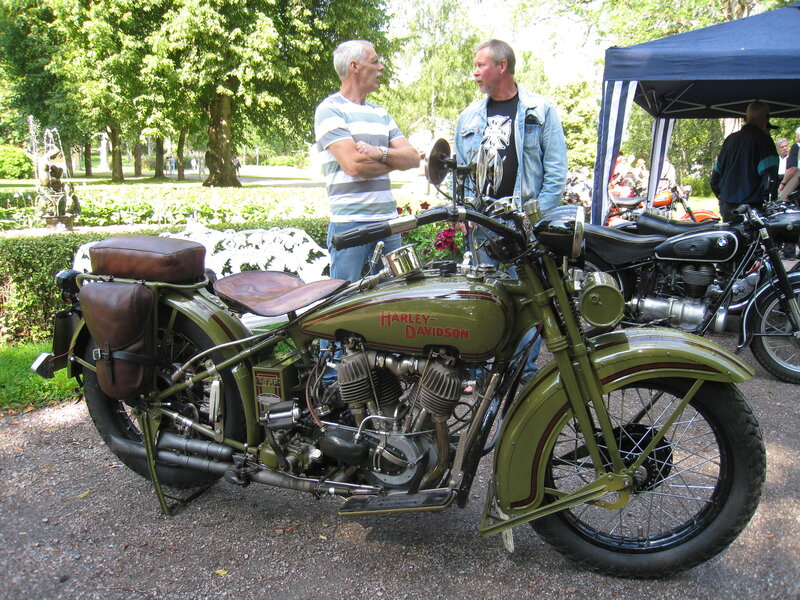 Vintage Harley-Davidson Motorcycle — Green