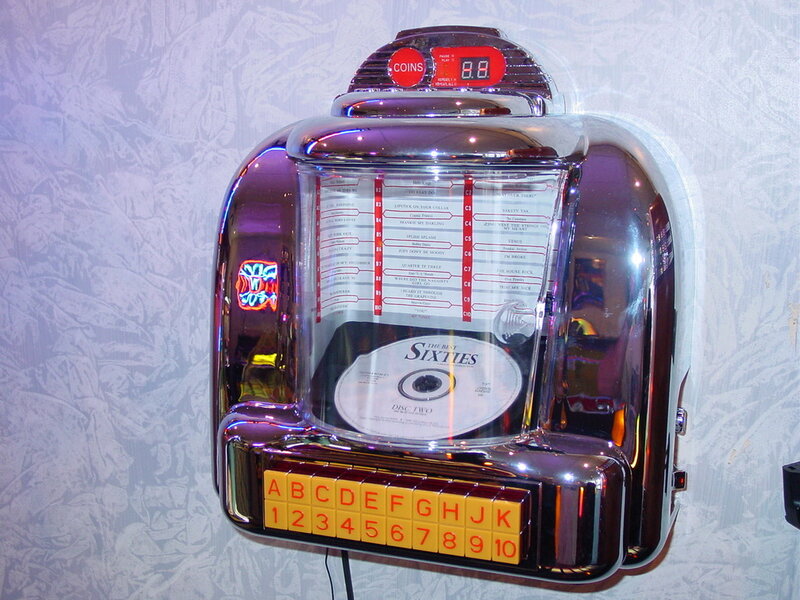 Vintage Jukebox — Chrome