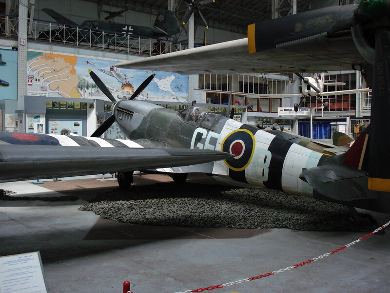 Vintage Military Aircraft — Gray, Historical