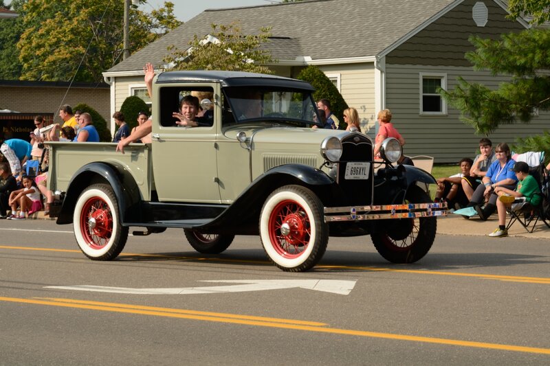 Vintage Pickup Truck — Green, Festive