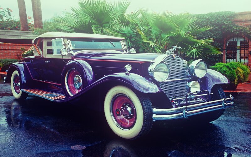Vintage Purple Car — Serene