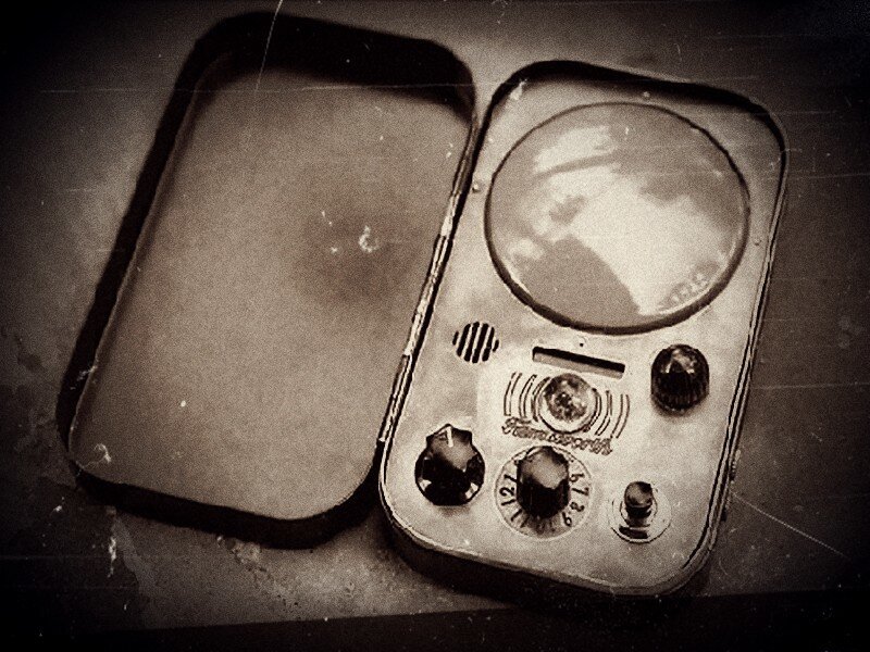 vintage radio in open case