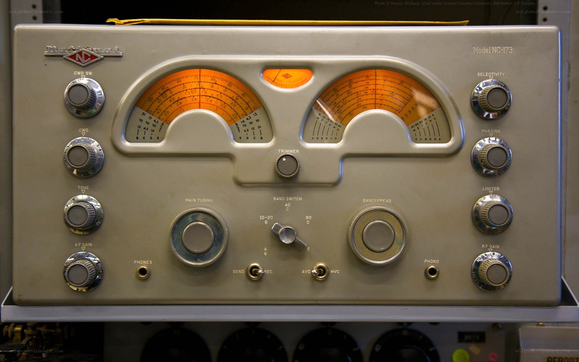 Vintage radio receiver