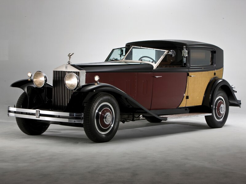 Vintage Rolls-Royce Car — Black, Classic, Photograph, Wood Paneling, Spoked Wheels