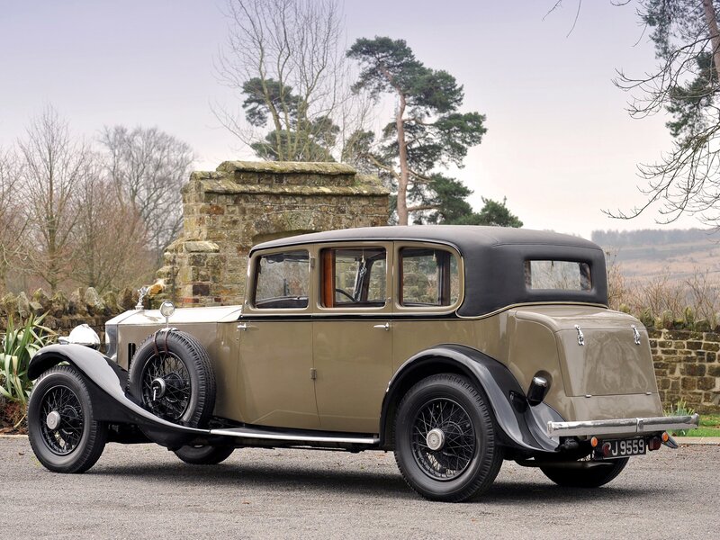 Vintage Rolls-Royce Car — Tan