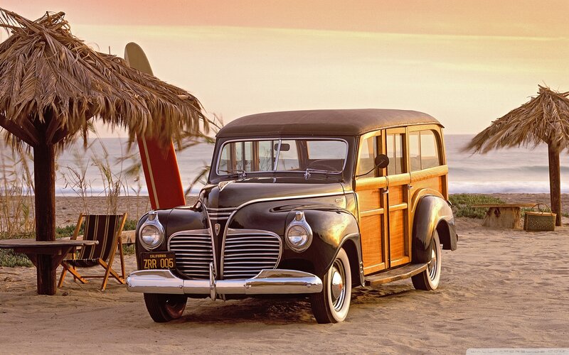Vintage Station Wagon — Brown