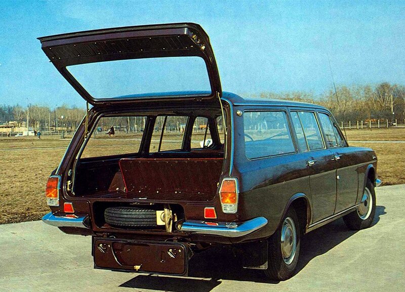 Vintage station wagon with open trunk