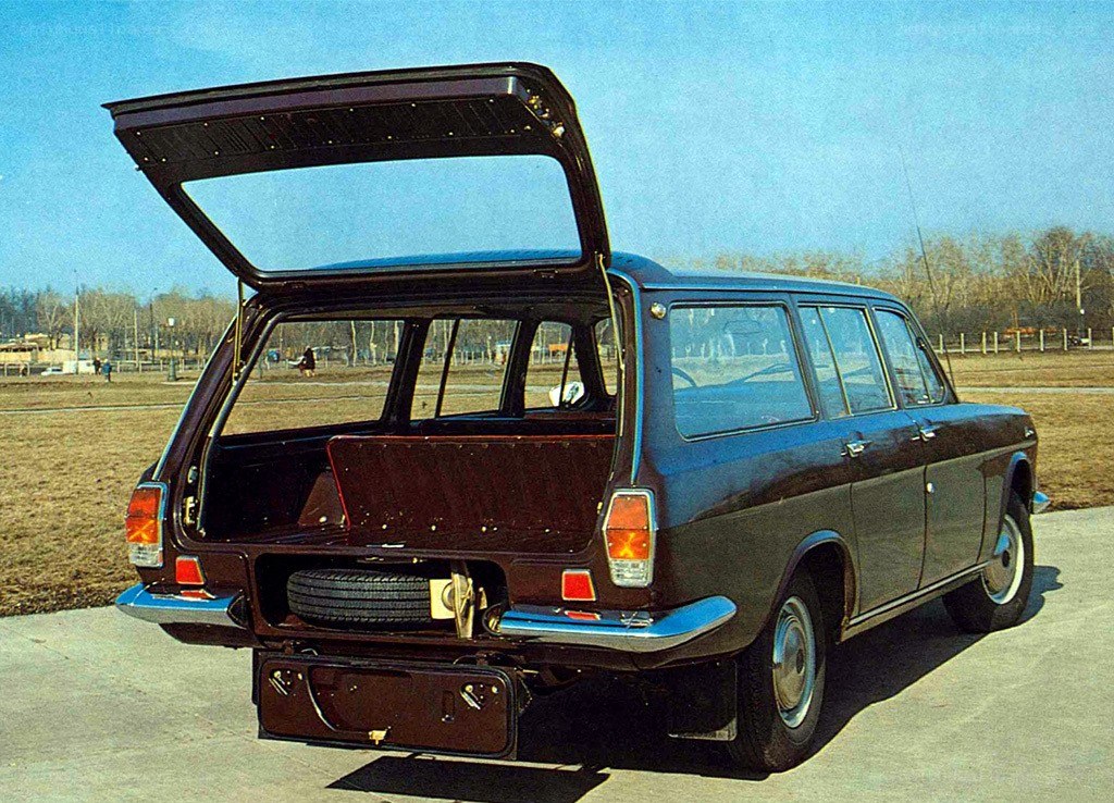 Vintage station wagon with open trunk